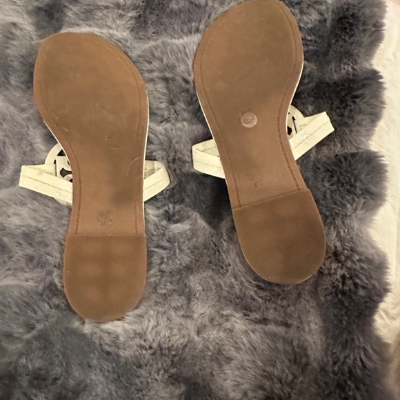 Tory Burch white sandals - Picture 3 of 3